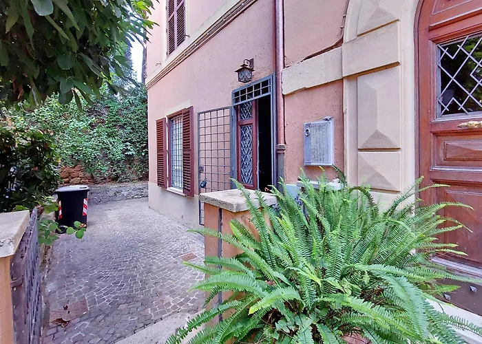 A Casa, Aventino Rom